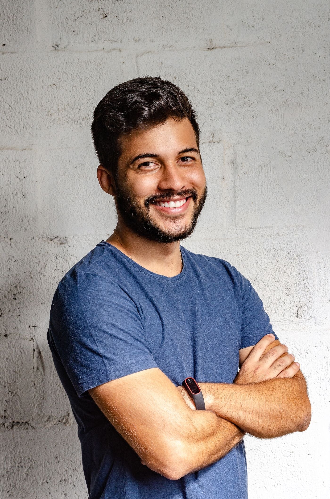What does beard oil do — smiling man with a full conditioned beard